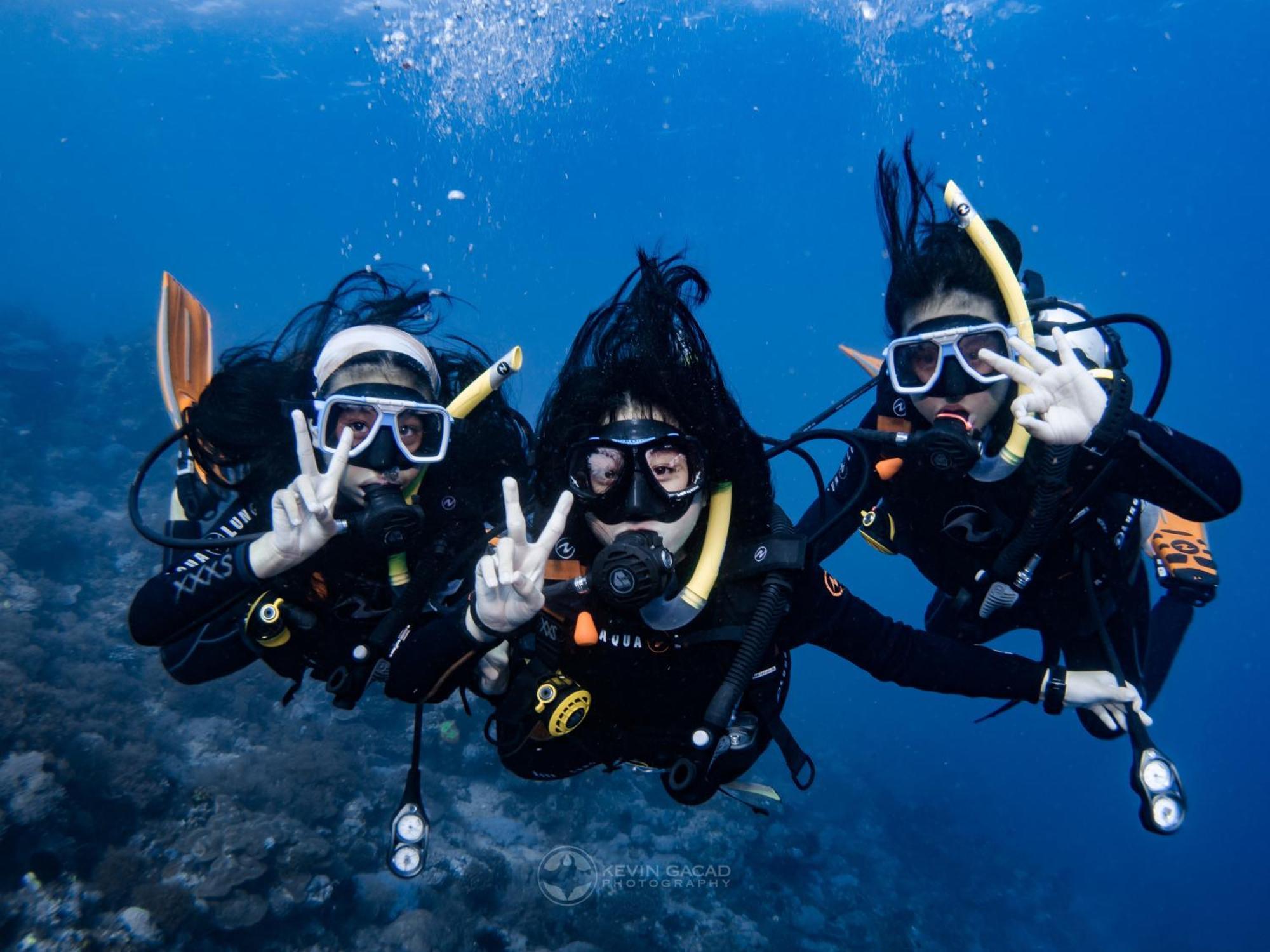Badladz Beach And Dive Resort Пуерто Галера Екстериор снимка