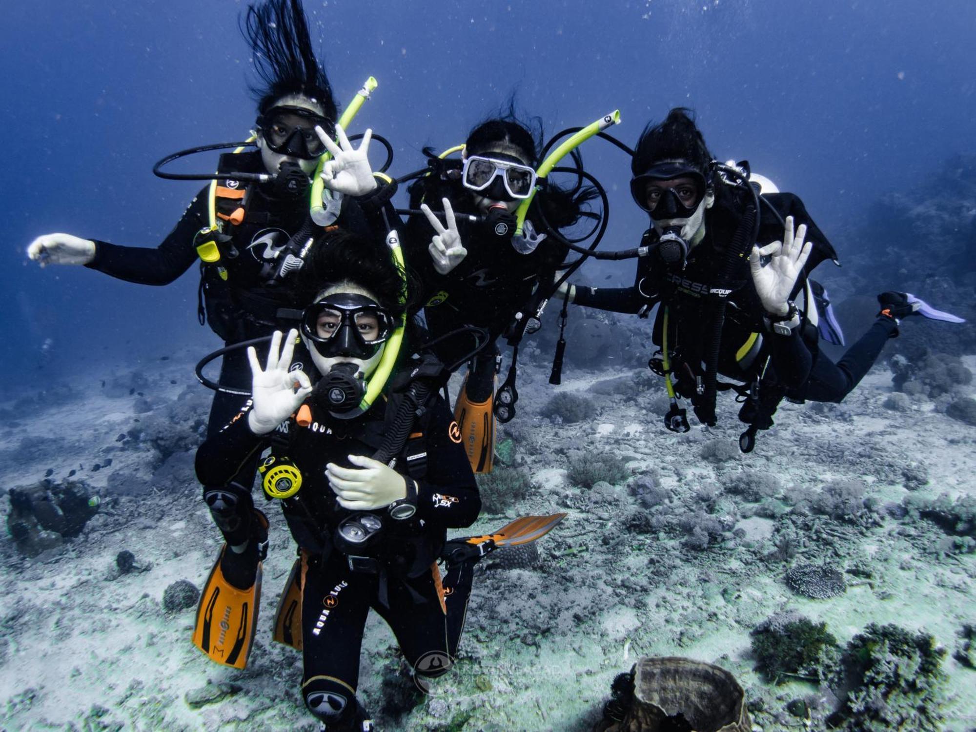 Badladz Beach And Dive Resort Пуерто Галера Екстериор снимка