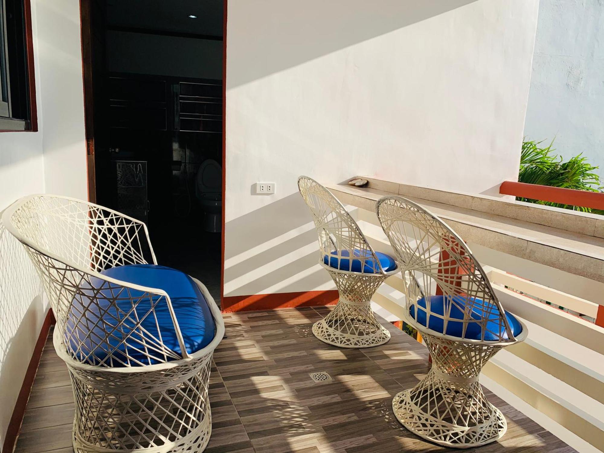 Badladz Beach And Dive Resort Пуерто Галера Стая снимка